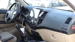 
										Toyota Fortuner  White full									