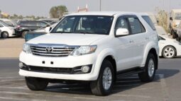 
										Toyota Fortuner  White full									