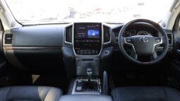 
										Toyota Land Cruiser VXR V8 White full									