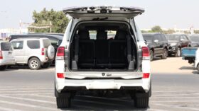 Toyota Land Cruiser VXR V8 White