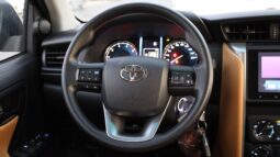
										Toyota Fortuner Black full									