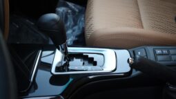 
										Toyota Fortuner Black full									