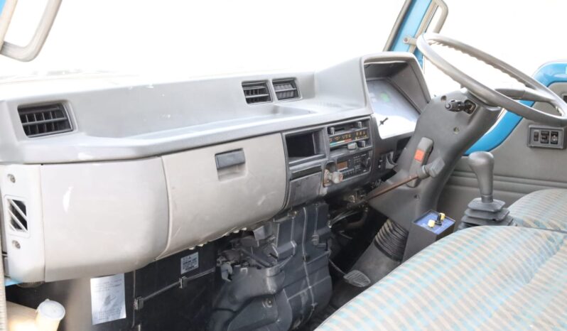 
								Toyota Dyna Blue full									