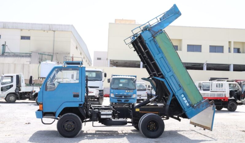 
								Toyota Dyna Blue full									