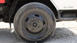 
										Toyota Canter white Red full									