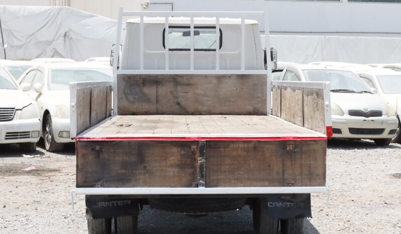 
								Toyota Canter white Red full									