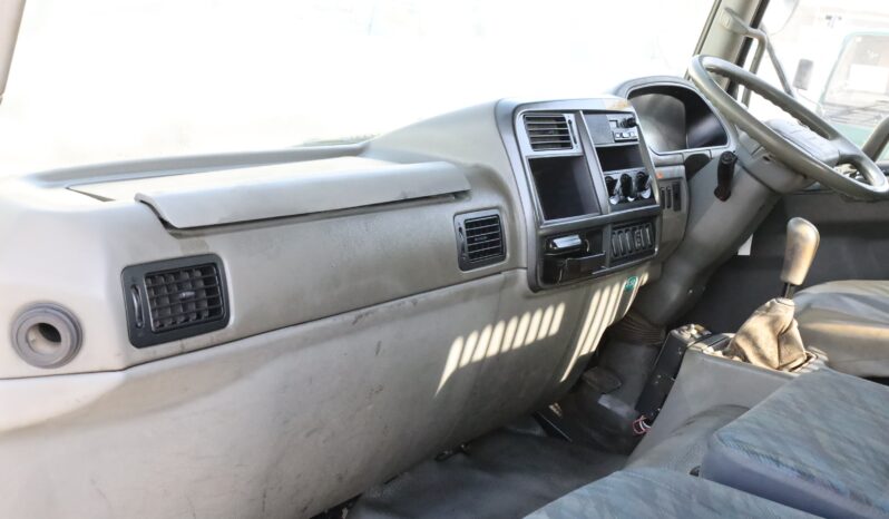 
								Fuso Canter White full									