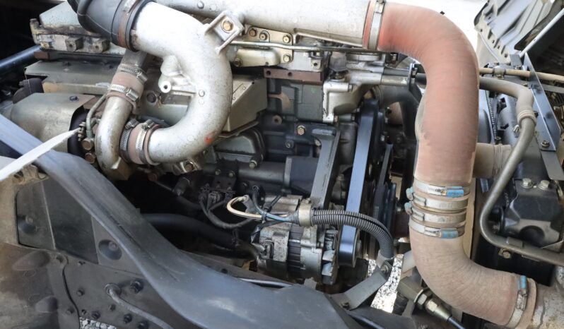 
								Fuso Canter White full									