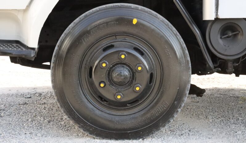 
								Mitsubishi Fuso full									