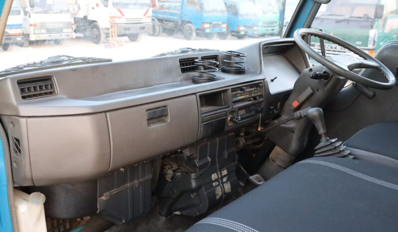 
								Mitsubishi Fuso Canter – Deep Blue full									