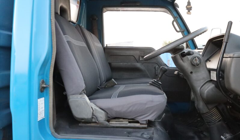 
								Mitsubishi Fuso Canter – Deep Blue full									