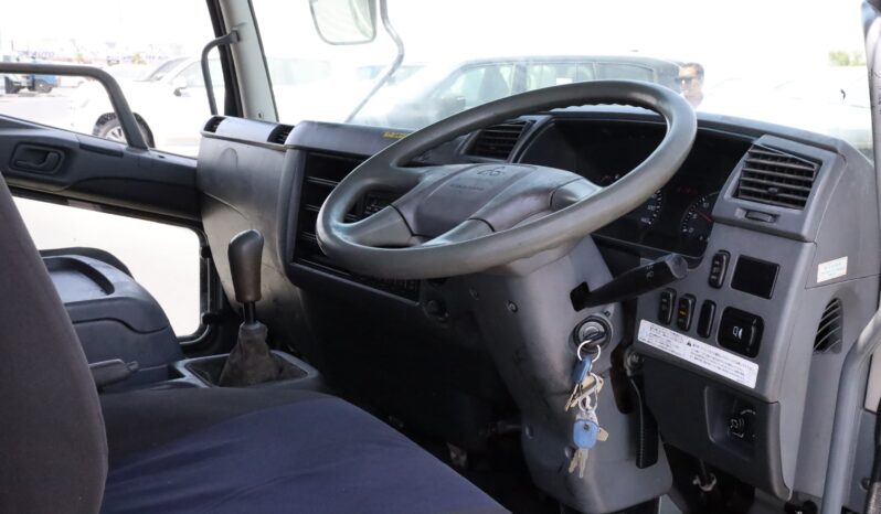 
								Mitsubishi Fuso Fighter Green full									