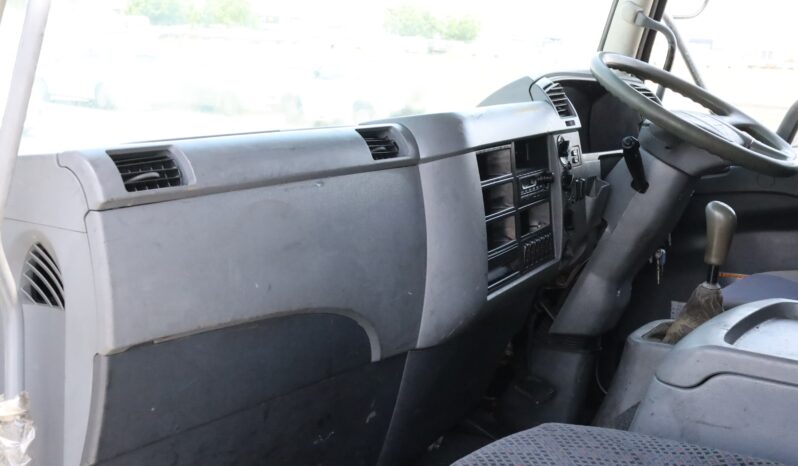 
								Mitsubishi Fuso Fighter Green full									