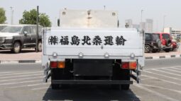 
										Mitsubishi Fuso Big Truck White full									