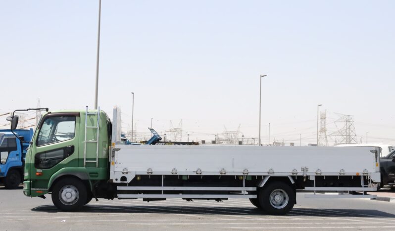 
								Mitsubishi Fuso Fighter Green full									