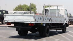 
										Mitsubishi Fuso Big Truck White full									