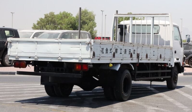 
								Mitsubishi Fuso Big Truck White full									