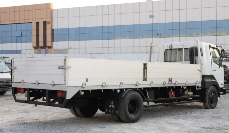 
								Toyota Fuso  White full									