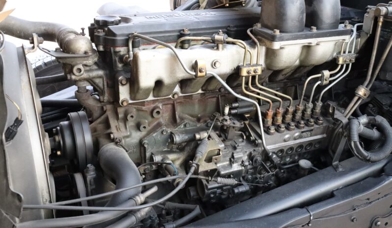 
								Toyota Fuso  White full									