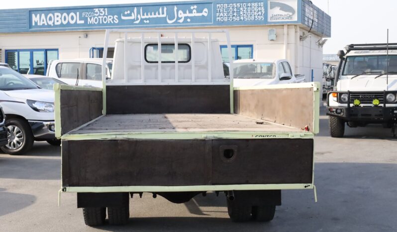 
								Toyota Fuso  White full									