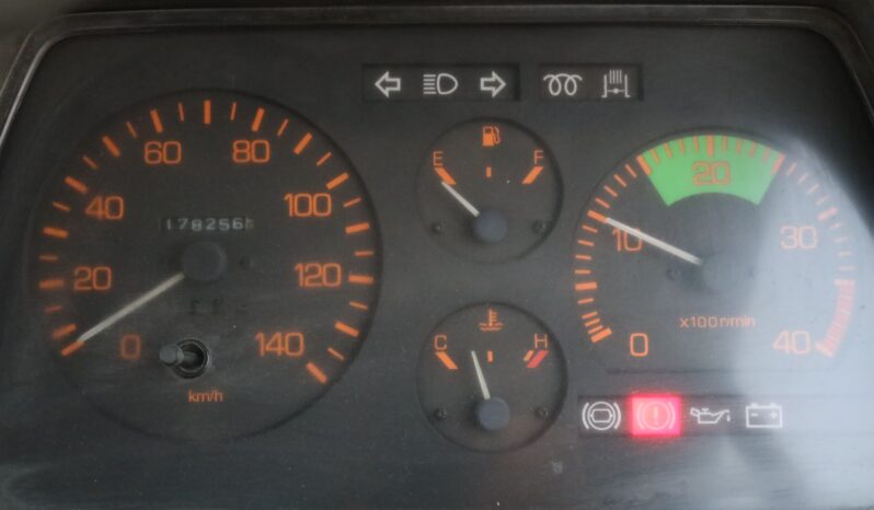 
								Mitsubishi Fuso Canter  Green full									