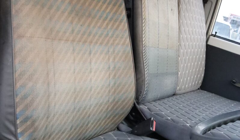 
								Mitsubishi Fuso Canter  Green full									