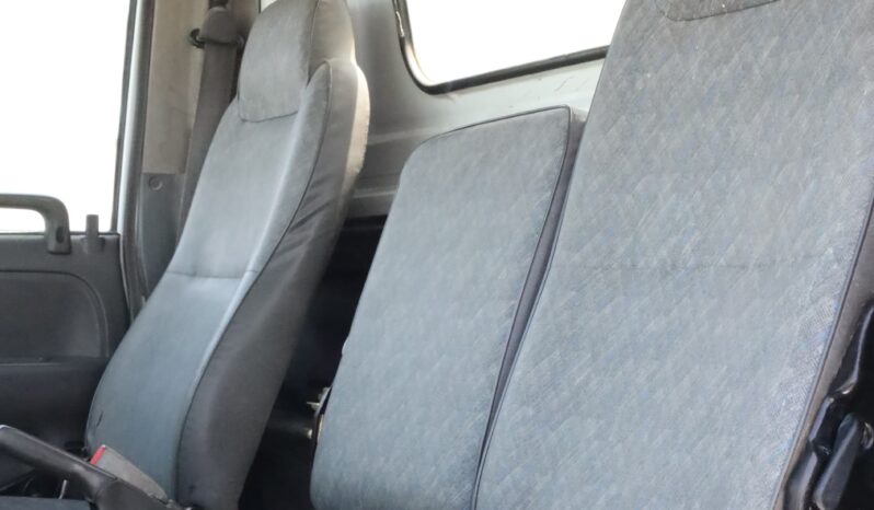 
								Isuzu Tempo full									