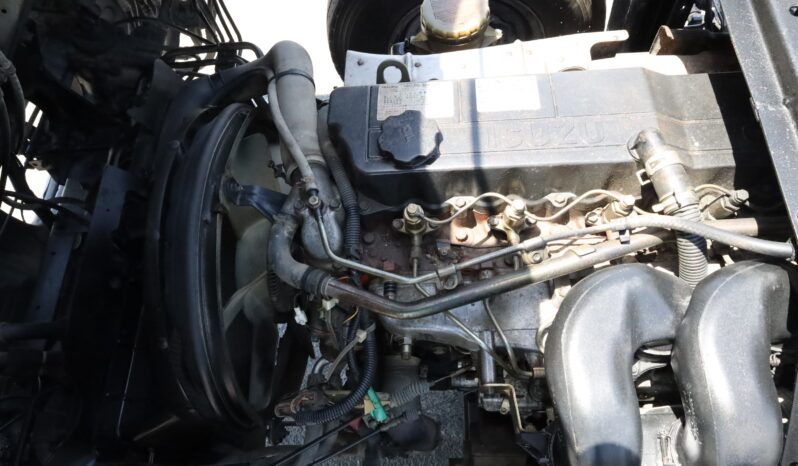 
								Isuzu Tempo full									