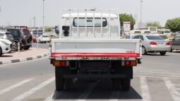 
										Mitsubishi Canter white Red full									