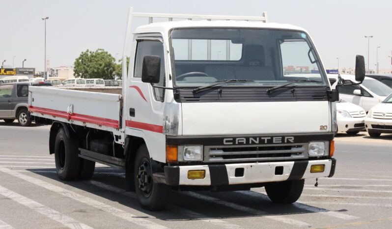 
								Mitsubishi Canter white Red full									