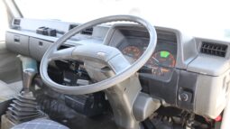 
										Mitsubishi Canter white Tempo full									