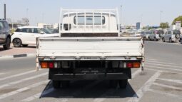 
										Mitsubishi Canter white Tempo full									