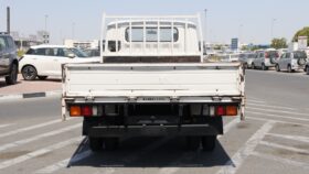 Mitsubishi Canter white Tempo