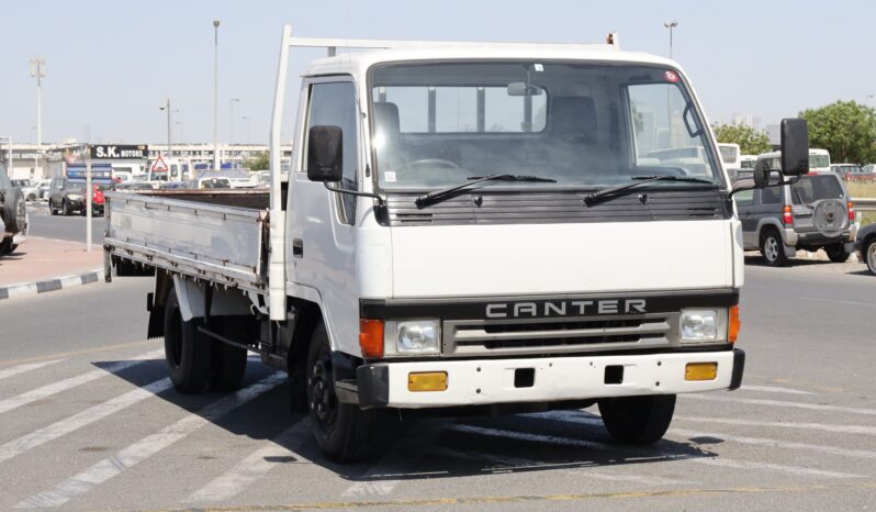 
								Mitsubishi Canter white Tempo full									