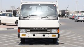 Mitsubishi Canter white Tempo