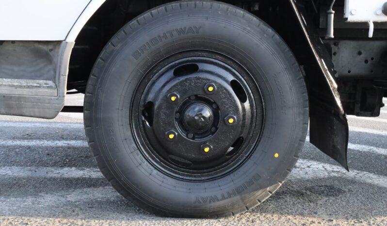 
								Mitsubishi Canter 2.0 White full									