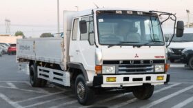 Mitsubishi Fuso Fighter White Medium-Duty Truck