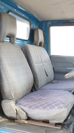 
										Mitsubishi Canter 2.0 Blue Flatbed Truck full									
