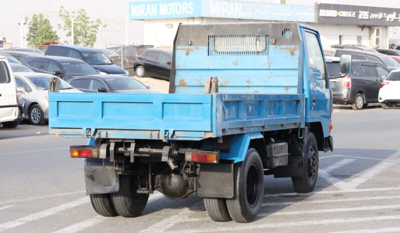 
								Mitsubishi Canter 2.0 Blue Flatbed Truck full									