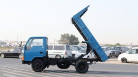 Mitsubishi Canter 2.0 Blue Flatbed Truck