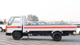 Mitsubishi Fuso Fighter Orange