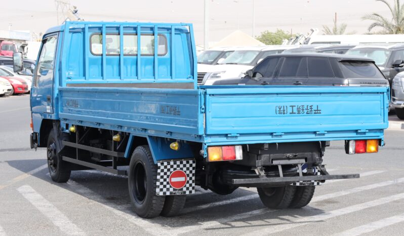 
								Mitsubishi Fuso Fighter Deep Blue full									