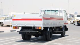 Mitsubishi Fuso Fighter Red