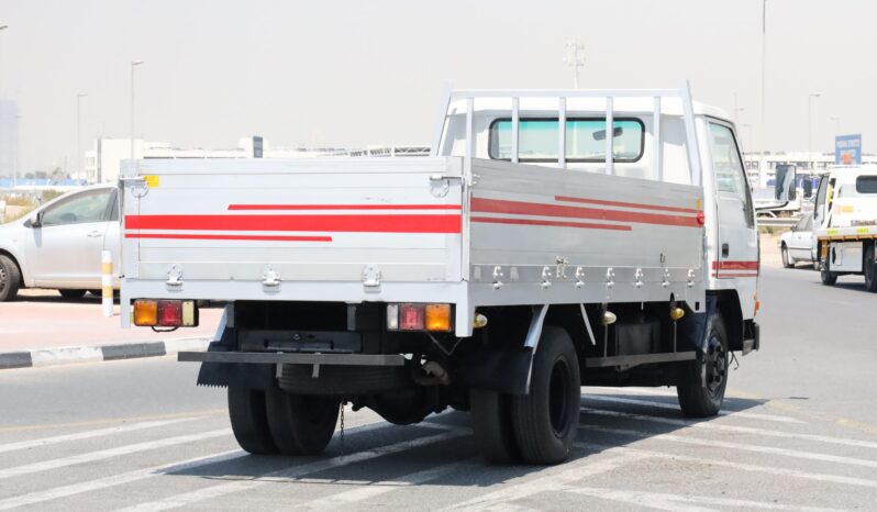 
								Mitsubishi Fuso Fighter Red full									