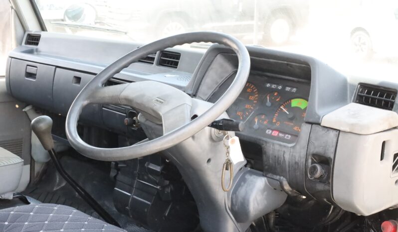
								Mitsubishi Fuso Fighter Silver full									
