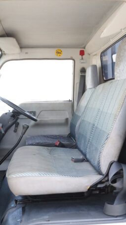 
										Mitsubishi Fuso Fighter Silver full									