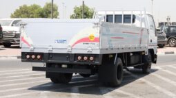 
										Mitsubishi Fuso Fighter Silver full									