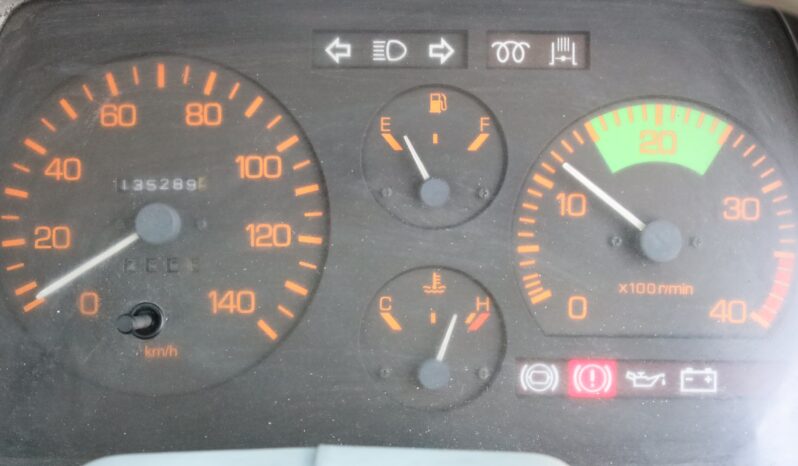 
								Mitsubishi Fuso Fighter 30 white full									