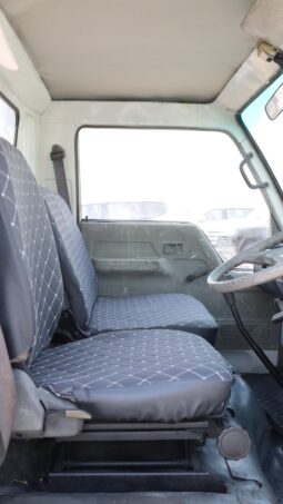 
										Mitsubishi Fuso Fighter 30 white full									