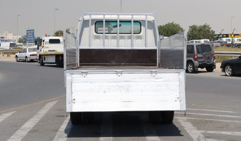 
								Mitsubishi Fuso Fighter 30 white full									